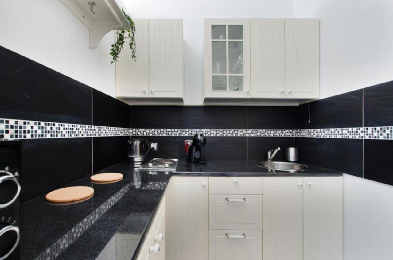 Piekarnia Apartamenty Manufaktura, Parking, Dostep Na Kod, Klima, 1-3 Pokoje, Prywatna Kamienica Лодзь Экстерьер фото