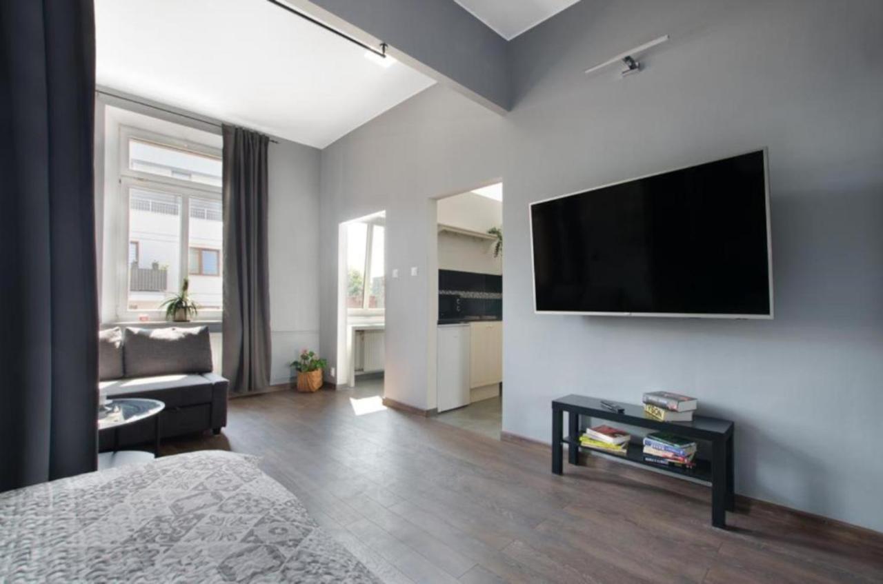 Piekarnia Apartamenty Manufaktura, Parking, Dostep Na Kod, Klima, 1-3 Pokoje, Prywatna Kamienica Лодзь Экстерьер фото