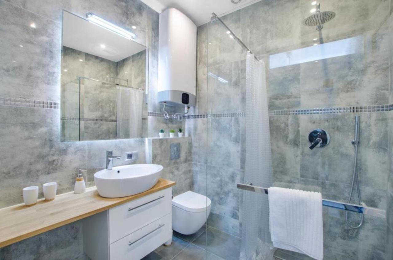 Piekarnia Apartamenty Manufaktura, Parking, Dostep Na Kod, Klima, 1-3 Pokoje, Prywatna Kamienica Лодзь Экстерьер фото