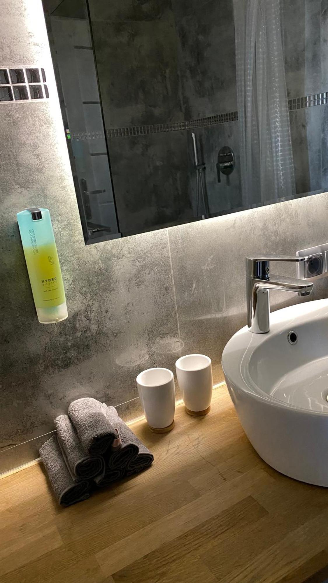Piekarnia Apartamenty Manufaktura, Parking, Dostep Na Kod, Klima, 1-3 Pokoje, Prywatna Kamienica Лодзь Экстерьер фото